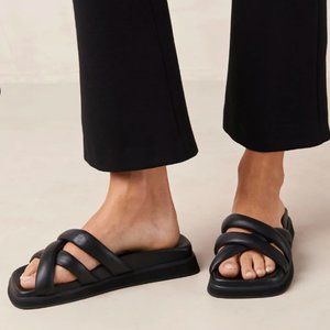 Alohas Slip On Cross - Black Leather Sandals
